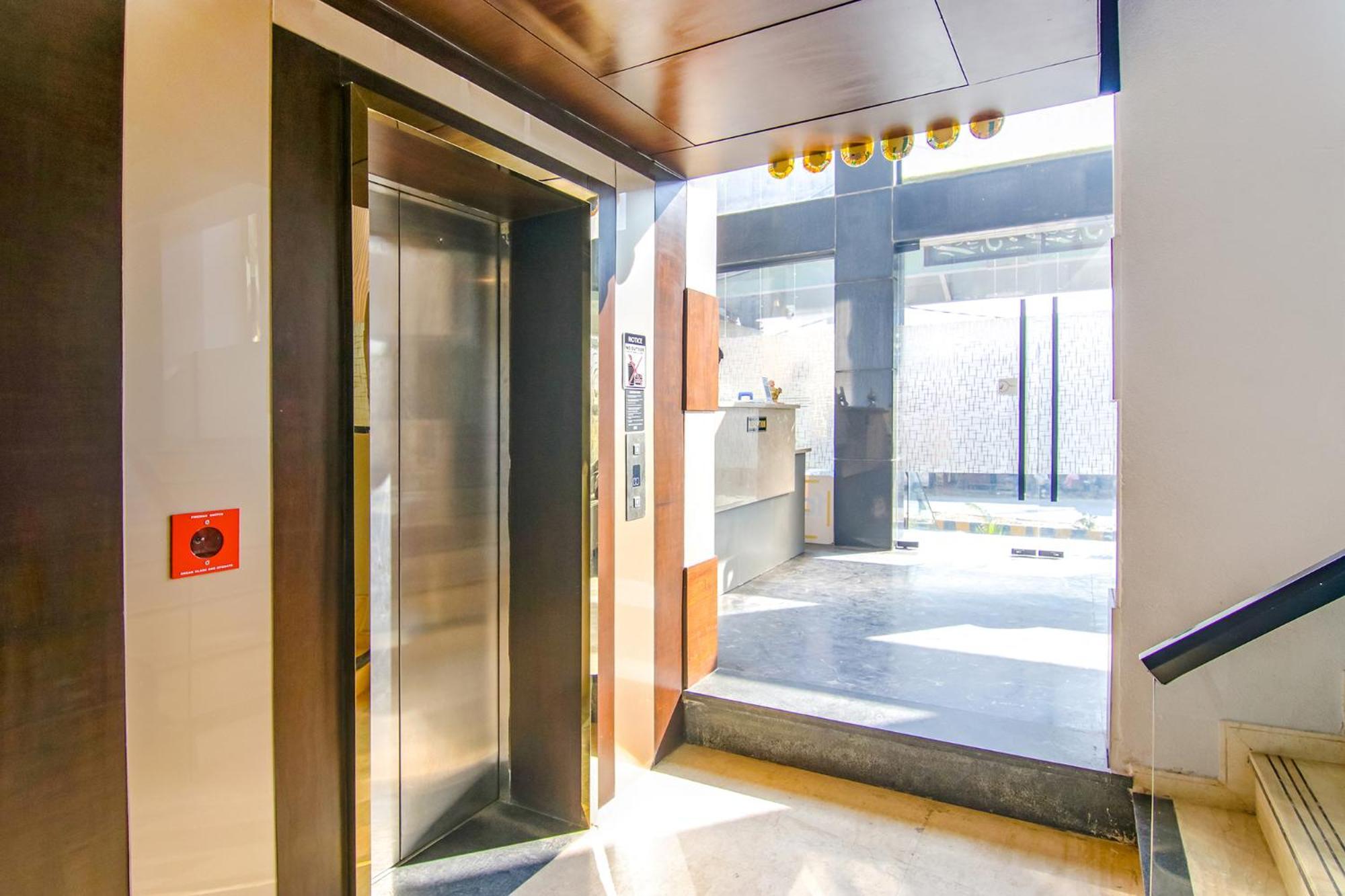 Fabhotel Prime K9 Crown Λουντιάνα Εξωτερικό φωτογραφία