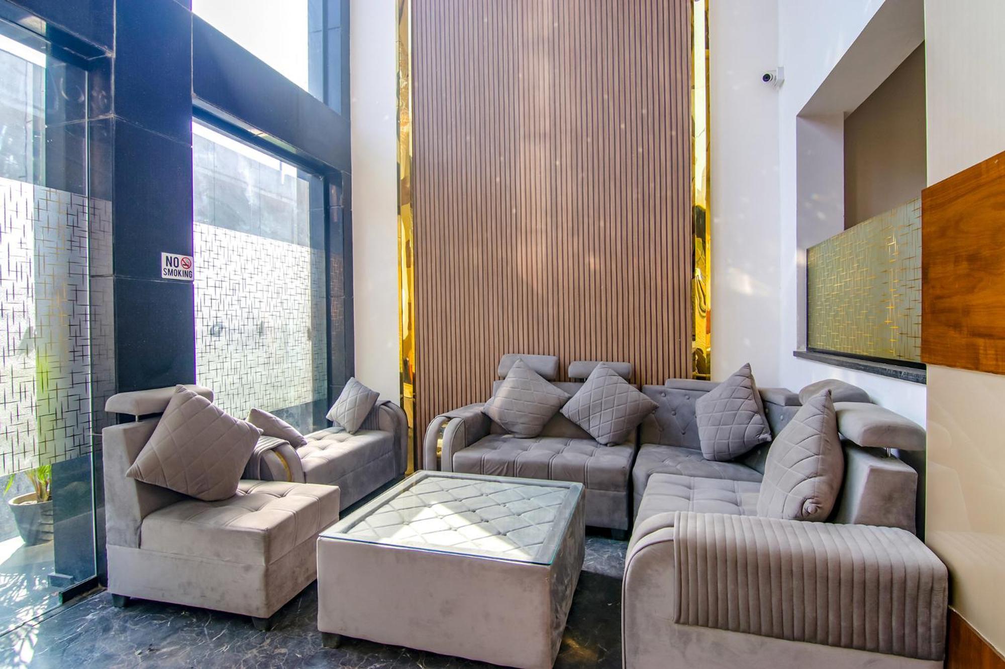 Fabhotel Prime K9 Crown Λουντιάνα Εξωτερικό φωτογραφία