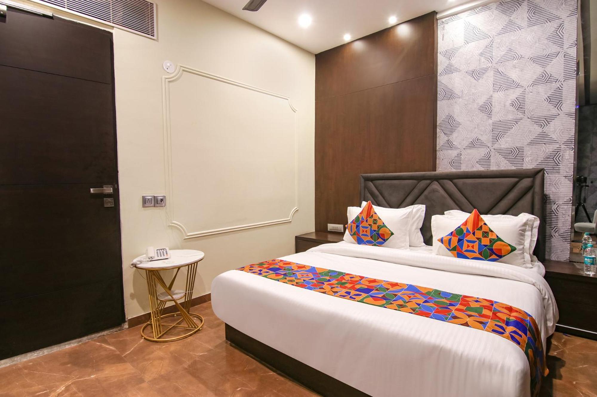 Fabhotel Prime K9 Crown Λουντιάνα Εξωτερικό φωτογραφία