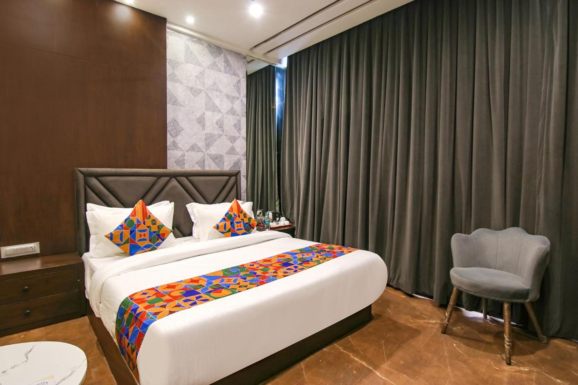 Fabhotel Prime K9 Crown Λουντιάνα Εξωτερικό φωτογραφία