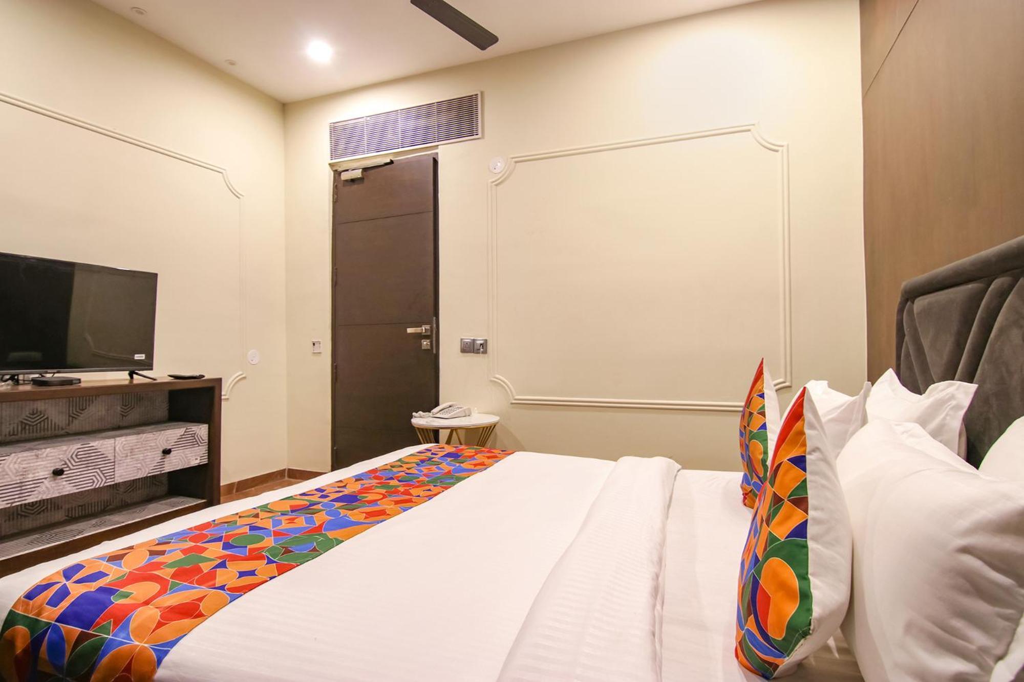 Fabhotel Prime K9 Crown Λουντιάνα Εξωτερικό φωτογραφία